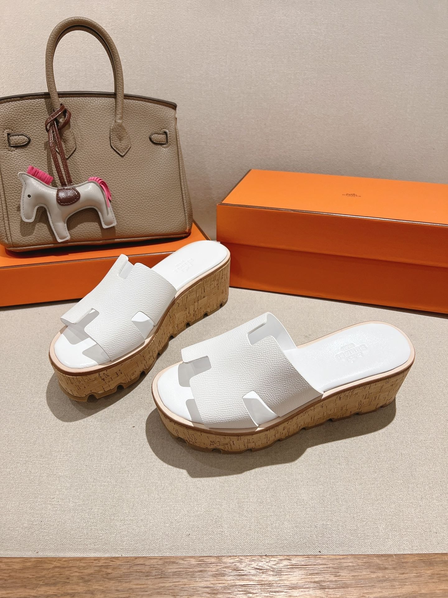 HM 25S HIGH WEDGE SANDALS IN WHITE LAMBSKIN STYLE 34