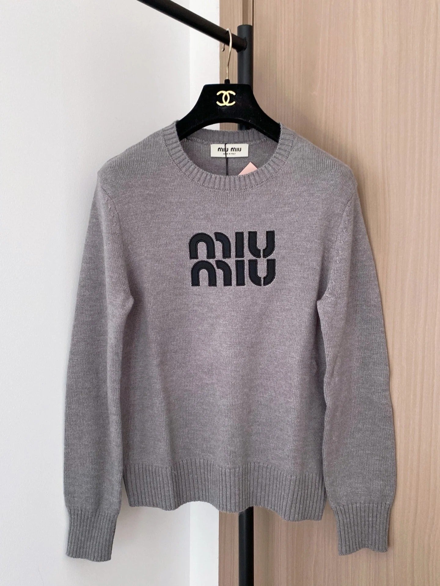 MIUMIU SWEATER STYLE 706