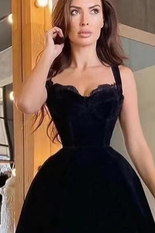 Black Spaghetti-Strap Sweetheart Prom Dress With Lace