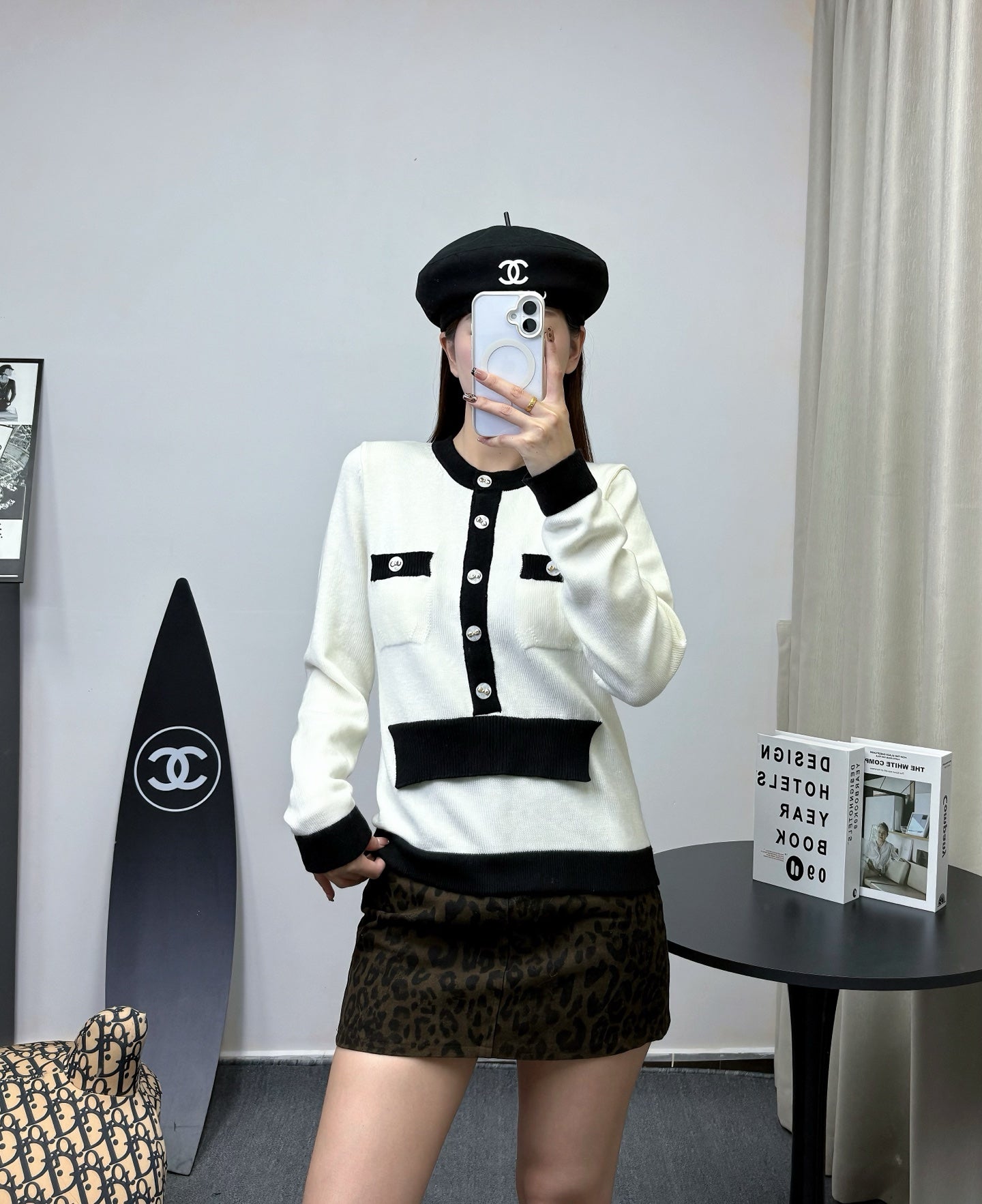 CC 25F Round-Neck Knitted Long-Sleeved Cardigan White Wool