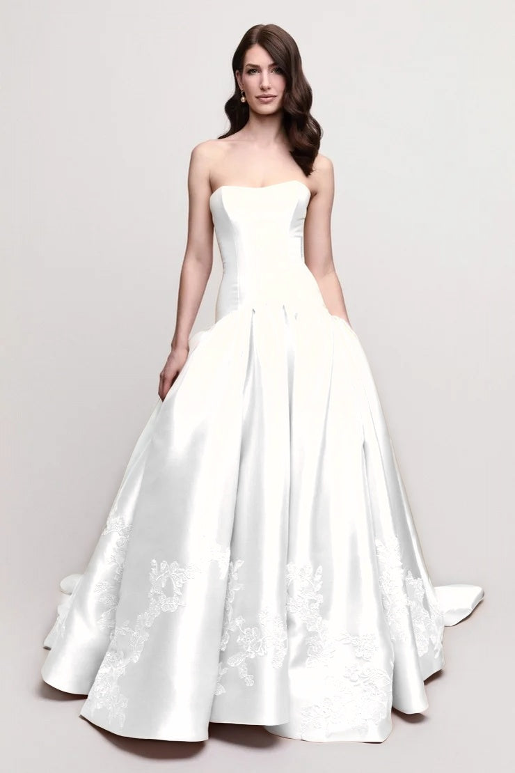 Charming Sleeveless Pink Strapless Satin Evening Dress With Applique