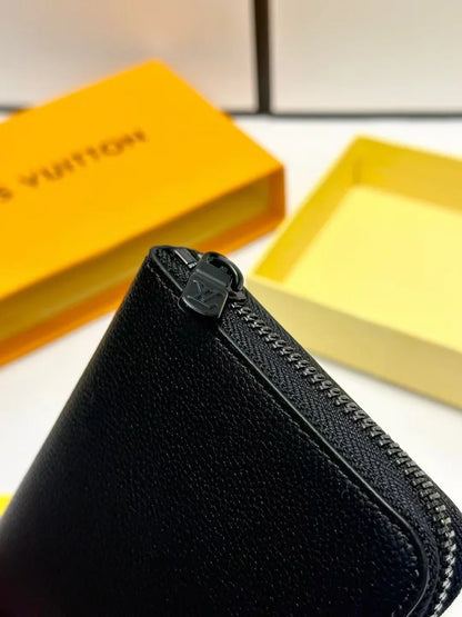 LV Louis Vuitton Classic Simple Black Clutch Bag 19x10cm