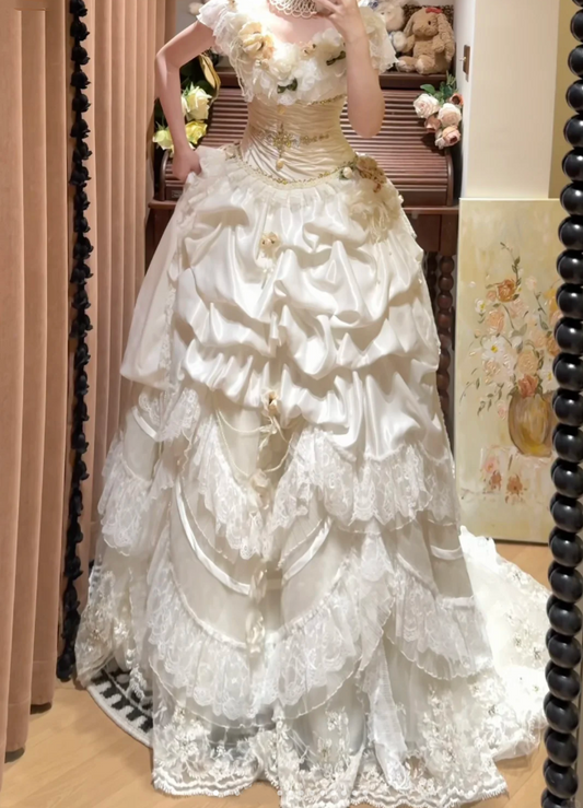 Retro White Satin Lace Layered Long Wedding Dress Formal Bridal Gowns With Flowers D2038