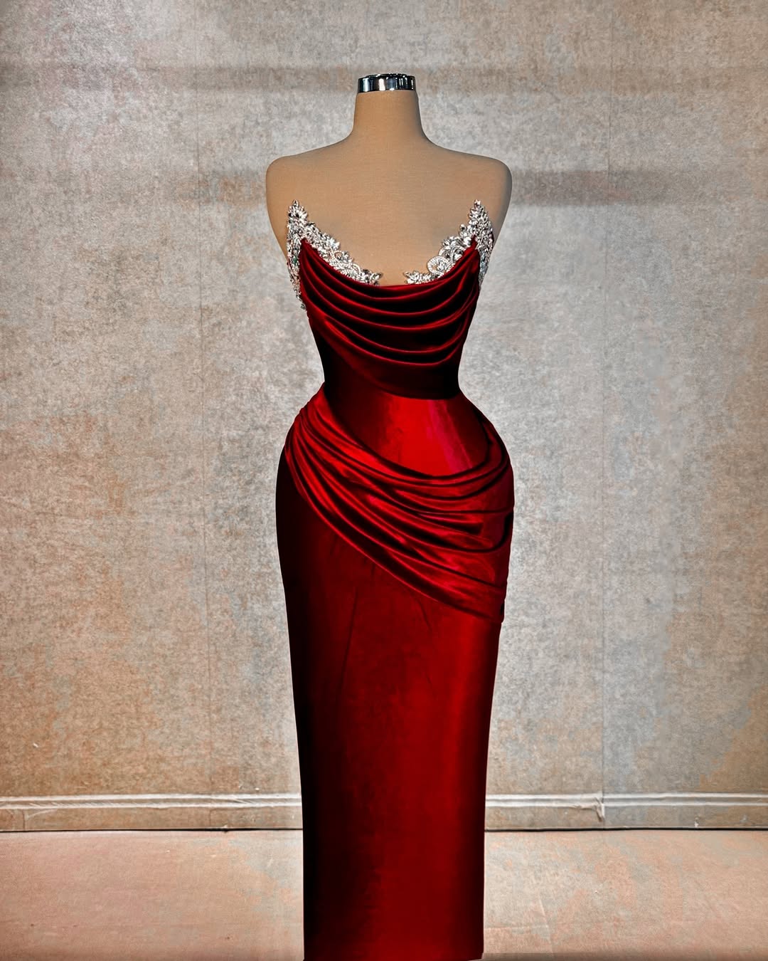 Red Sleeveless Strapless Mermaid Pleated Beads Prom Dress