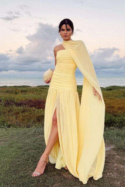Elegant Daffodil Chiffon Strapless Sleeveless Split Prom Dress with Scarf