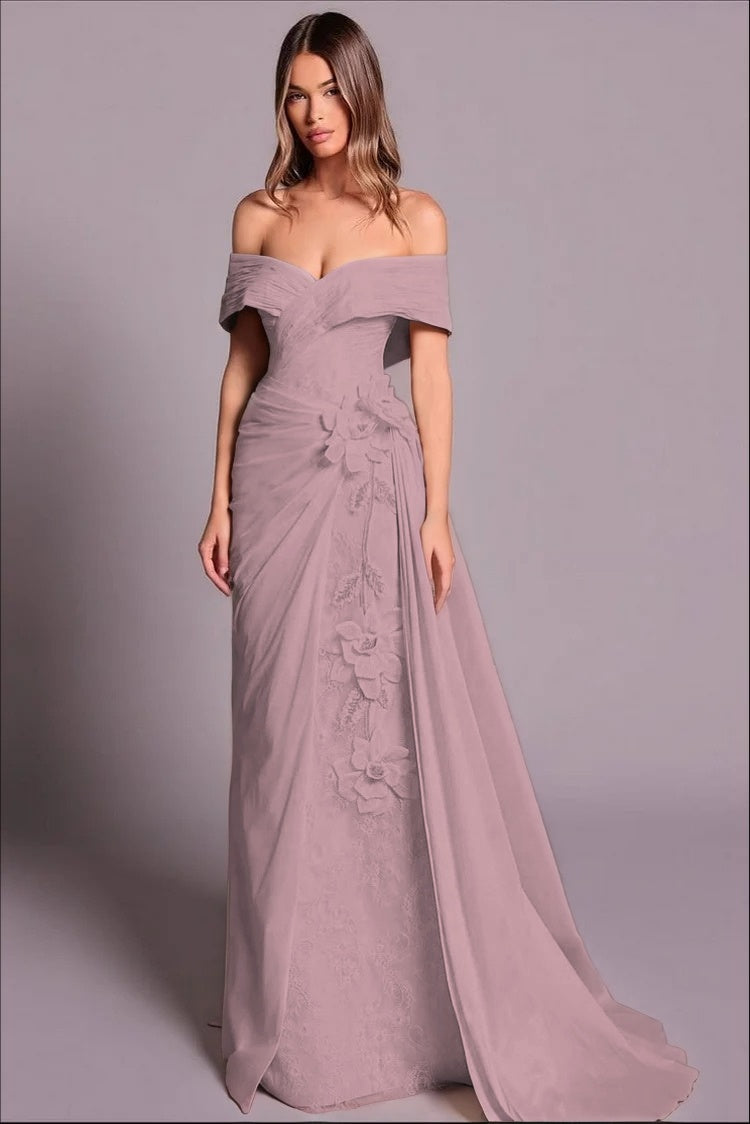 V-Neck Strapless Sleeveless Long Sheath Evening Dress With Appliques