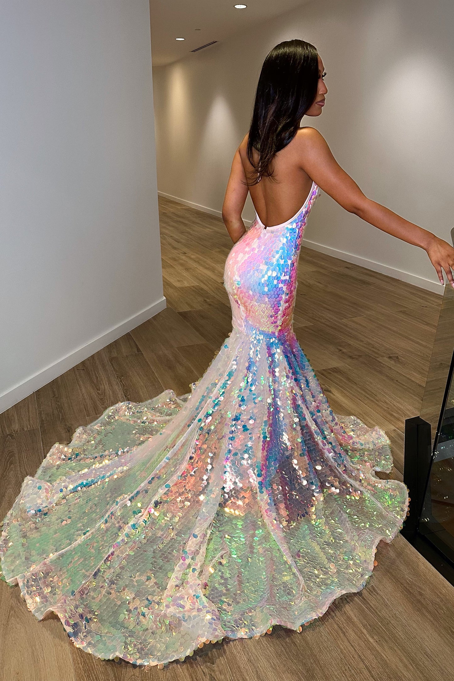 Halter Neck Sequins Sleeveless Mermaid Princess Prom Dress Sleeveless Laser Light Trumpet