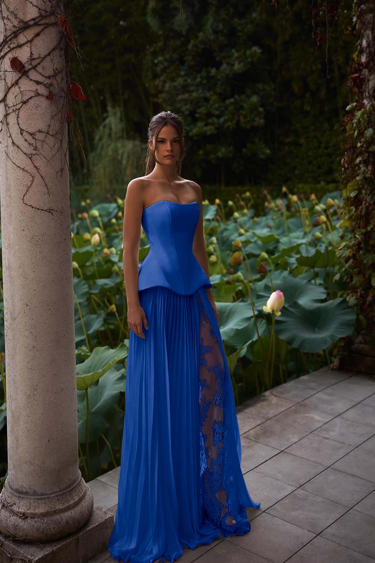 White Sleeveless Strapless Prom Dress With Pleated