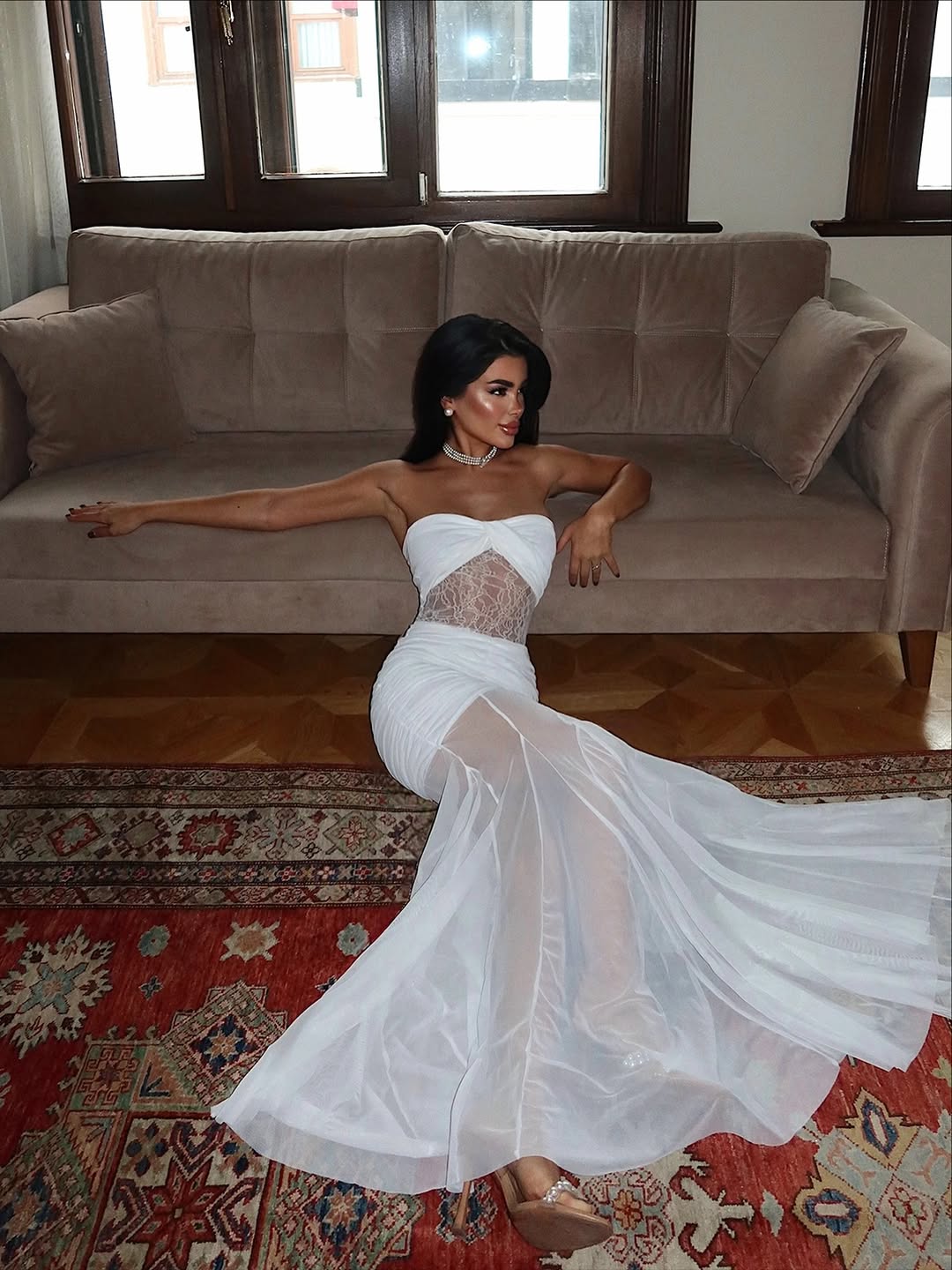 White Sleeveless Strapless V Neck Mermaid Long Prom Dress