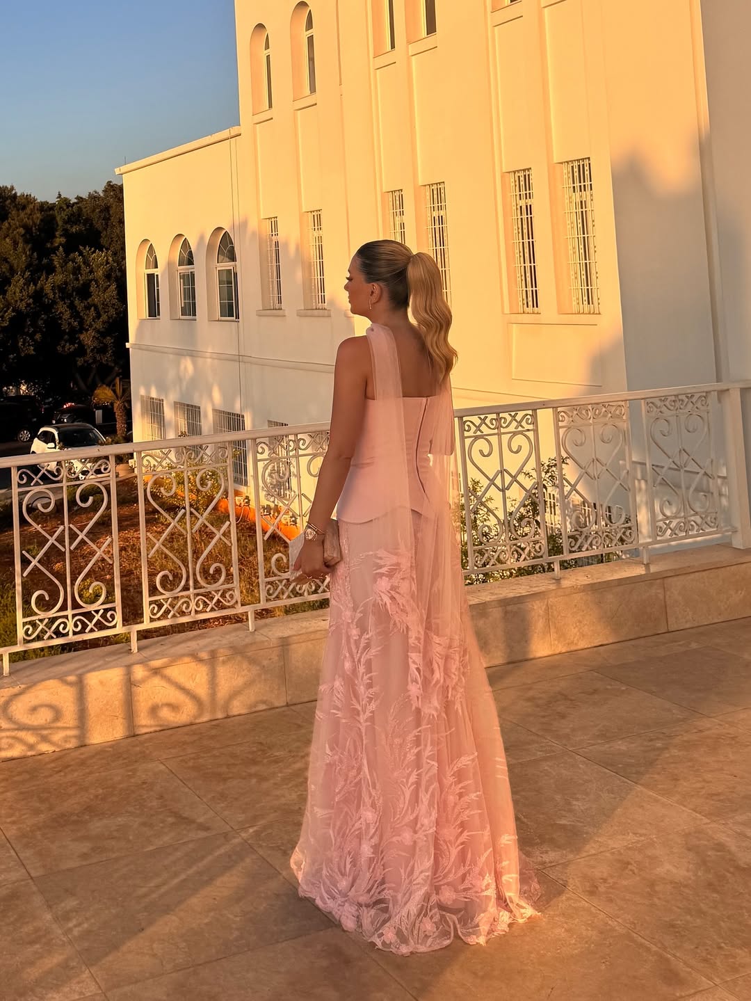 Chic Sleeveless Square Straps Embroidery Prom Dress With Scarf