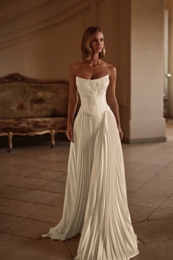 Exquisite White Satin Strapless Sleeveless Long Pleated Prom Dress with Applique