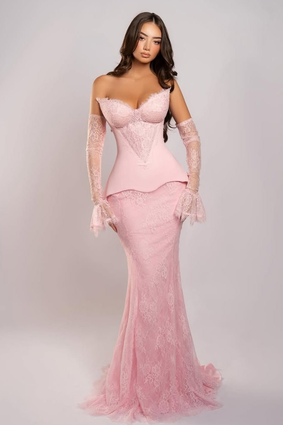 Elegant Pink Sleeveless V-Neck Strapless Lace Mermaid Prom Dress With Appliques
