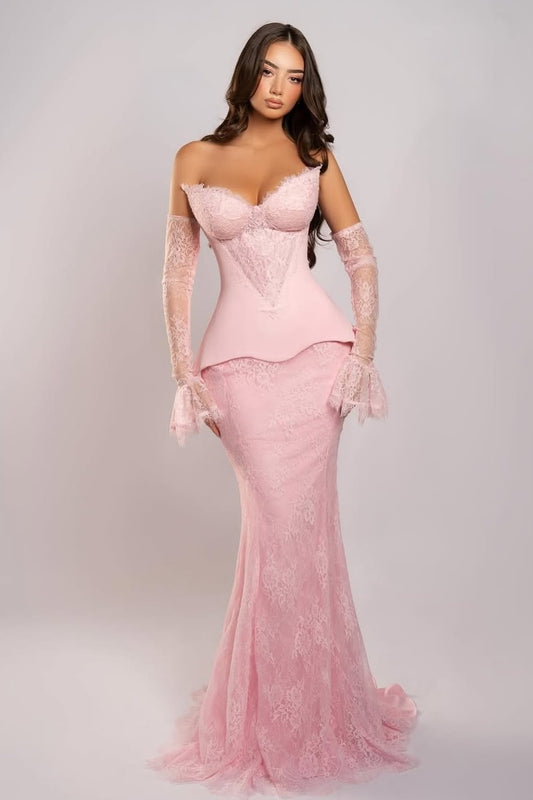 Elegant Pink Sleeveless V-Neck Strapless Lace Mermaid Prom Dress With Appliques