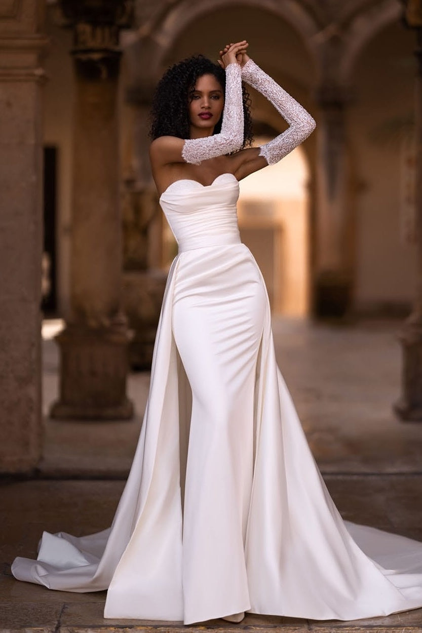 White Sleeveless Strapless V-Neck Mermaid Prom Dress With Long Gloves
