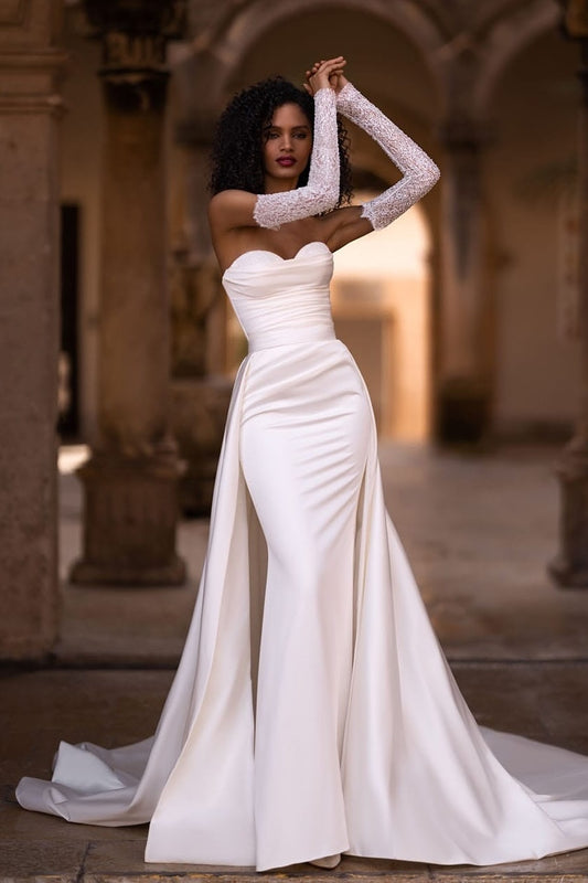 White Sleeveless Strapless V-Neck Mermaid Prom Dress With Long Gloves