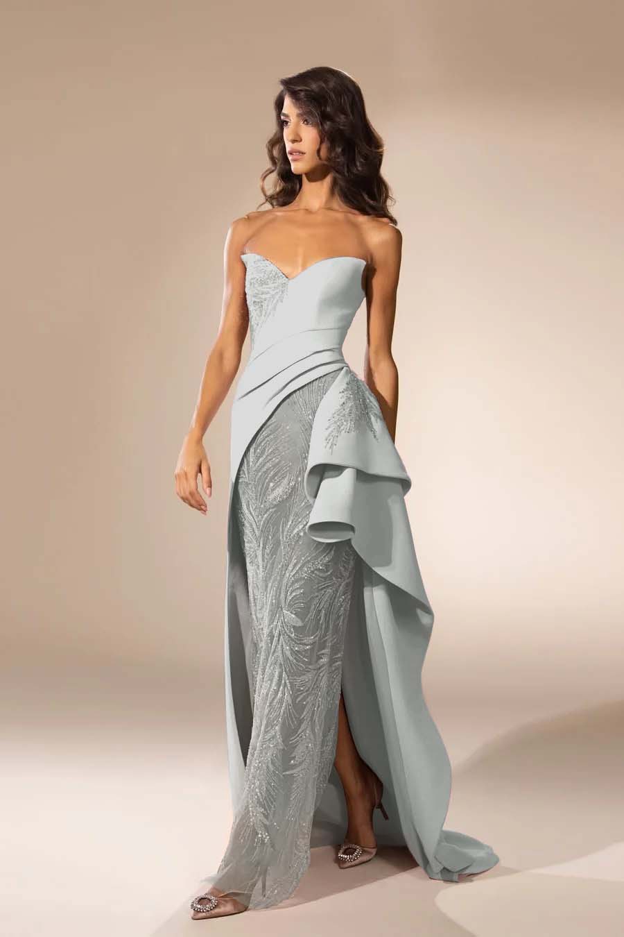 Sleeveless Strapless V Neck Embroidery Long Prom Dress With Slit