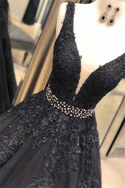 Black V-Neck Sleeveless Prom Dress with Applique Beadings