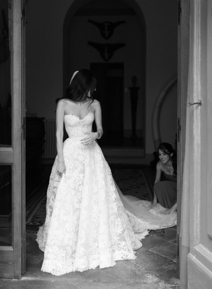 Elegant A Line Sweetheart Neck Lace Tulle Long Sweep Wedding Dress SH2219