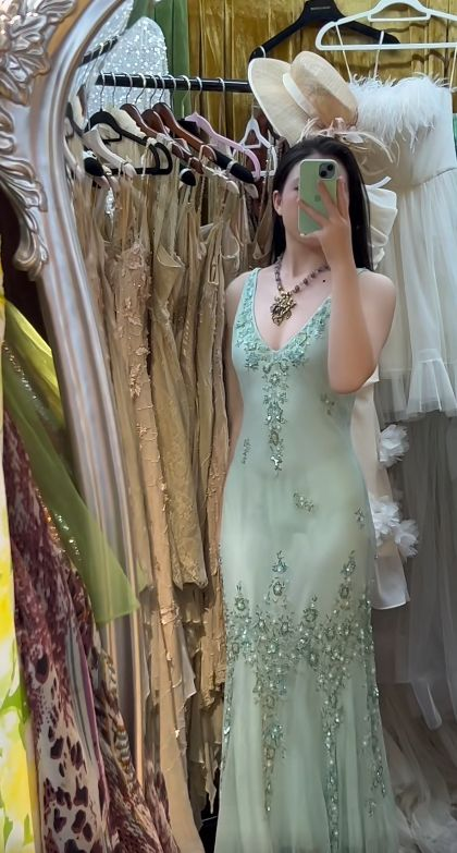 Pretty Light Green V Neck Tulle Beaded Appliques Mermaid Party Dress Long Prom Gown  D1318