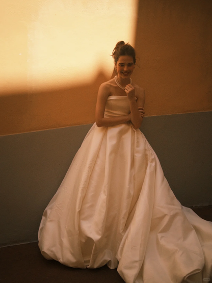 Simple Classic Ball Gown Strapless White Satin Tulle Long Wedding Dress  SH5099
