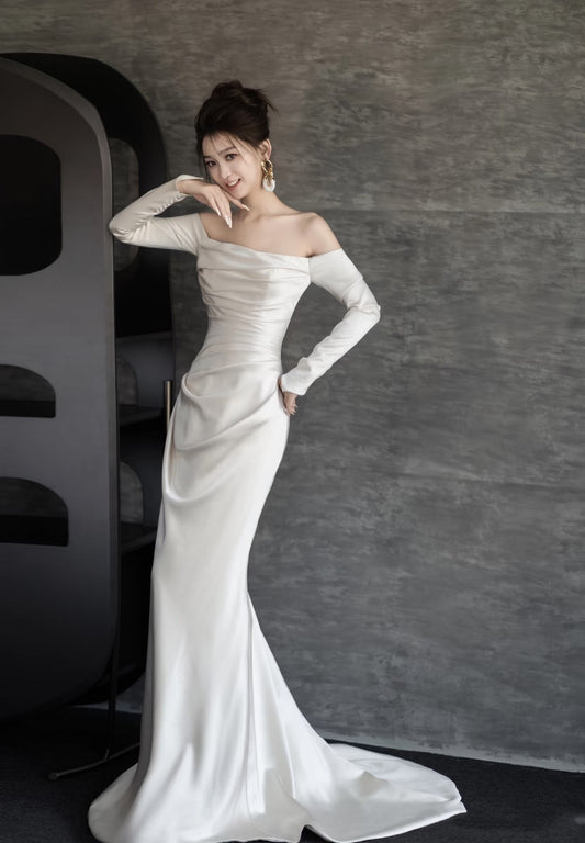 Unique Mermaid Off The Shoulder Long Sleeves Wedding Dresses Ivory Brides Dress S3826