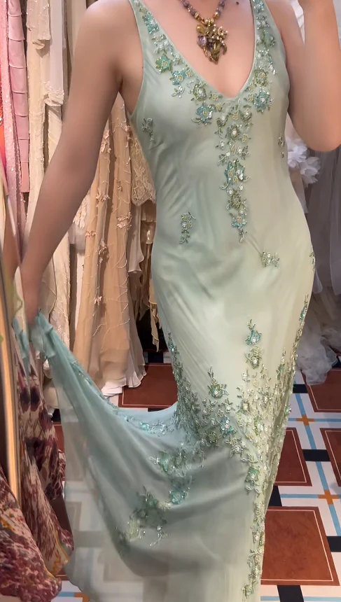 Pretty Light Green V Neck Tulle Beaded Appliques Mermaid Party Dress Long Prom Gown  D1318