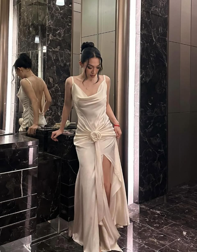 Elegant Mermaid Straps 3D Flower Ivory Satin Long Prom Dress Evening Dress SH2112