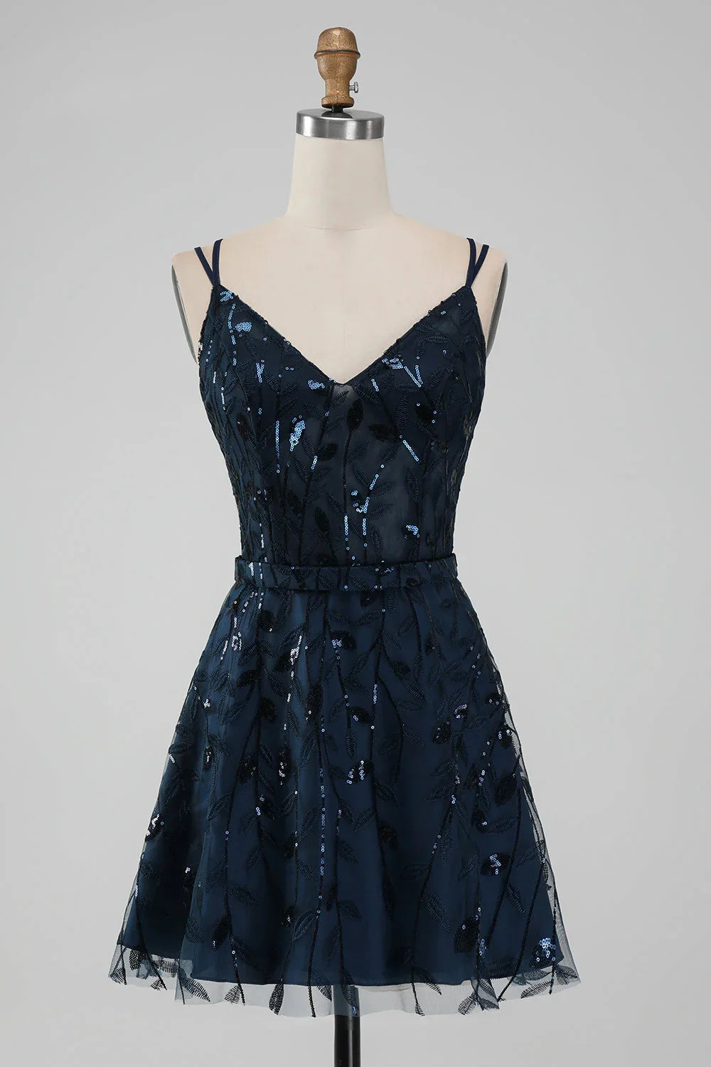 Chic A-Line V-Neck Tulle Appliques Homecoming Dress