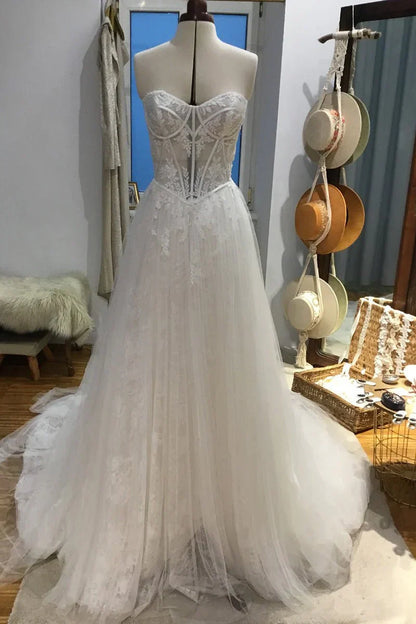 Chic Sweetheart Strapless Lace Tulle A-Line Wedding Dress