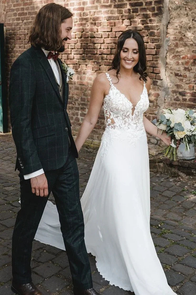 Chic V-Neck Spaghetti Straps A-Line Two Tone Wedding Dress