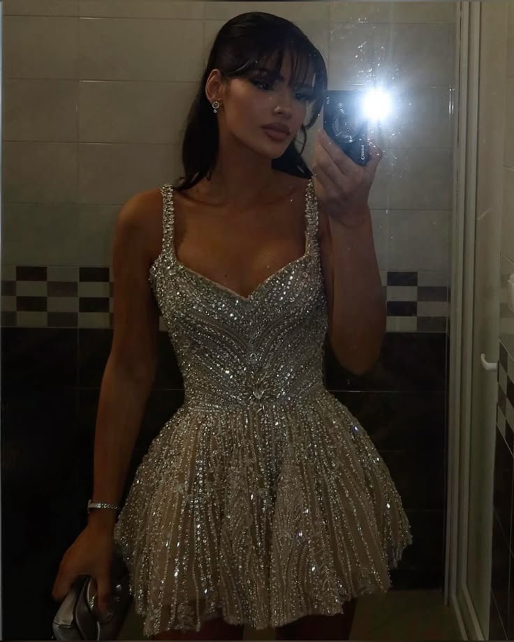 Fancy Short Hoco Dresses A line Straps Champagne Mini Formal 8th Grade Homecoming Dresses Summer Middle School Homecoming Outfits DH21