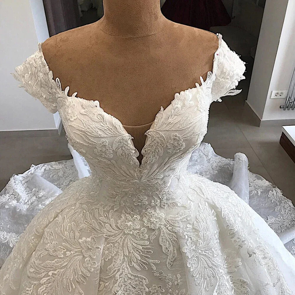 Unique Bridal Gown Ball Gown Off The Shoulder White Short Sleeves Lace Wedding Dresses Pretty Bridal Gowns DH1218