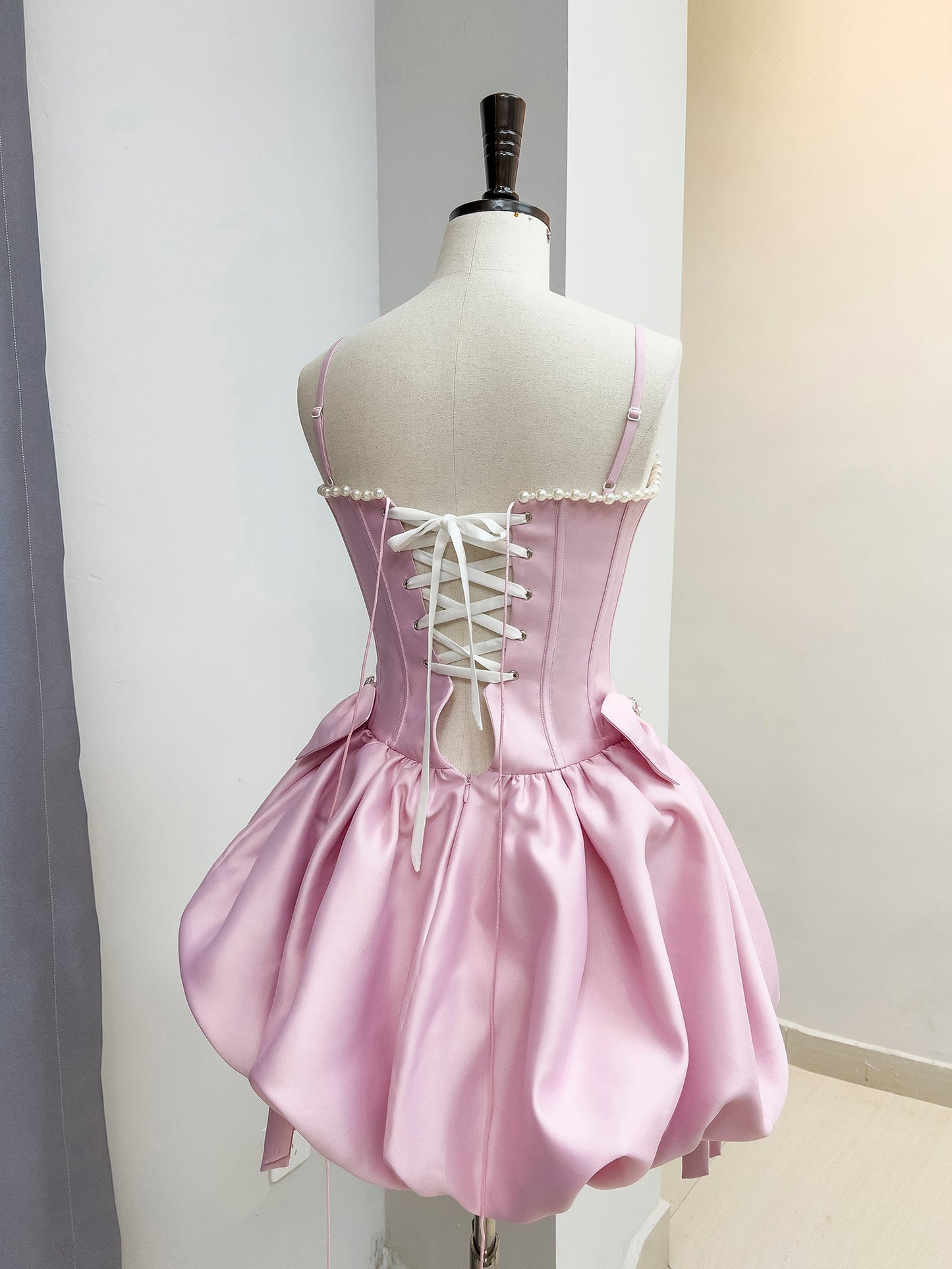 Modest Ball Gown Spaghetti Straps Satin Short Formal Homecoming Dress Middle School Short 18th Birthday Outfits Graduation Dress Cocktail Dresses DH2289