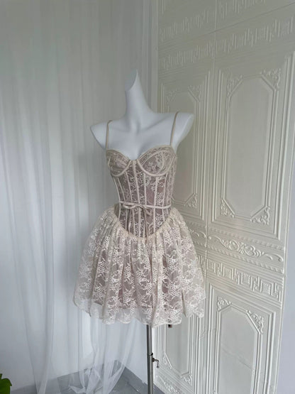 Pretty A line Spaghetti Straps White Lace Formal Homecoming Dresses Short 16th Birthday Outfits Graduation Dress Mini Cocktail Dresses DH2479