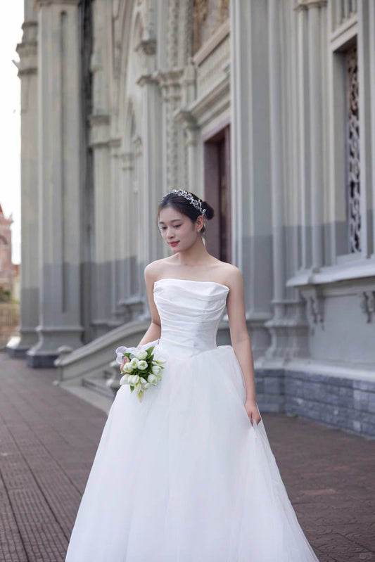 Simple Strapless Tulle Floor Length Wedding Dress Chic Sleeveless Bridal Gown DH2690