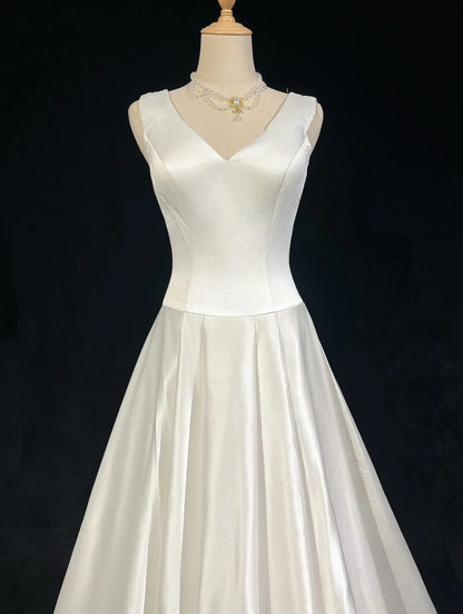 Vintage Wedding Dress A line V Neck White Satin Sleeveless Long Vintage Wedding Dresses Bridal Gowns Brides Gown DH401
