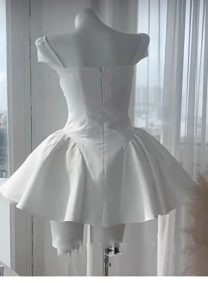 Pretty A line Strapless White Satin Short Formal 8th Grade Homecoming Dresses Summer Middle School Hoco Dress Homecoming Outfits DH420