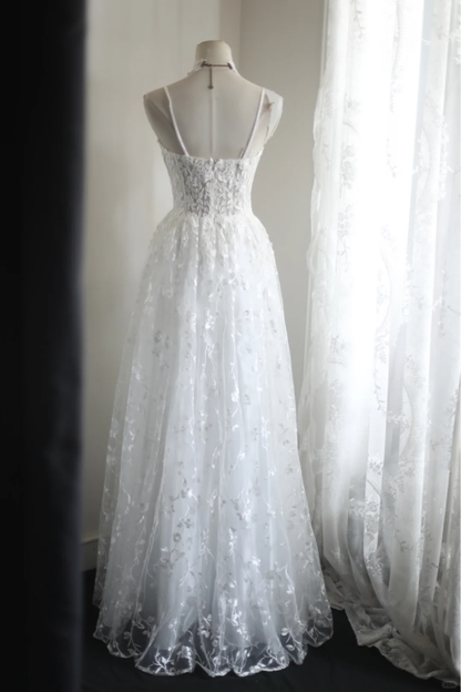 Simple White Spaghetti Straps Lace Appliques A Line Wedding Dress Bridal Dress S540
