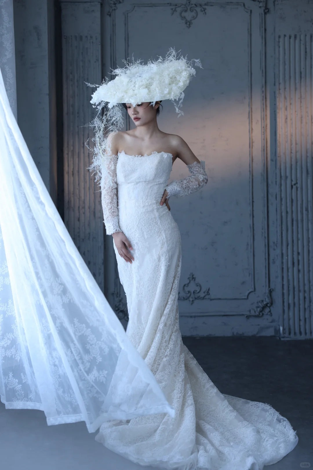 Elegant Sheath Long Wedding Dresses Lace Appliques White Bridal Gowns Sleeveless Bridal Dresses DP04182