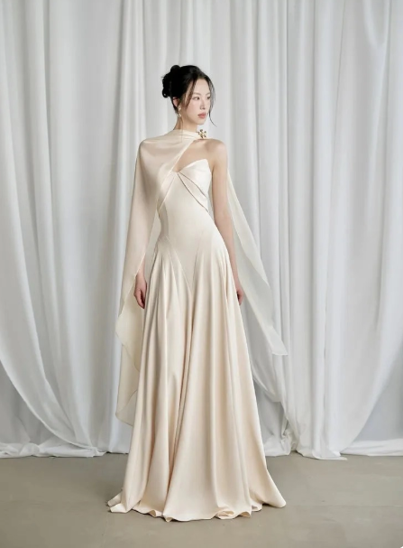 Chic Sweetheart Birthday Dresses Sheath Light Champagne Long Prom Dresses Satin Sleevless Bridesmaid Dresses DP04417