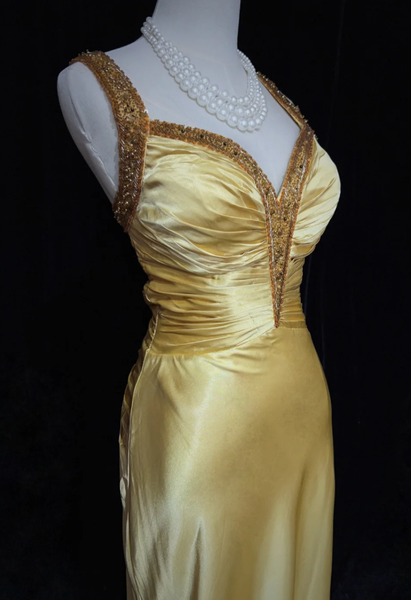 Retro V-Neck Sheath Long Prom Dresses Satin Gold Wedding Guest Drseses Sleeveless Evening Dresses DP04456