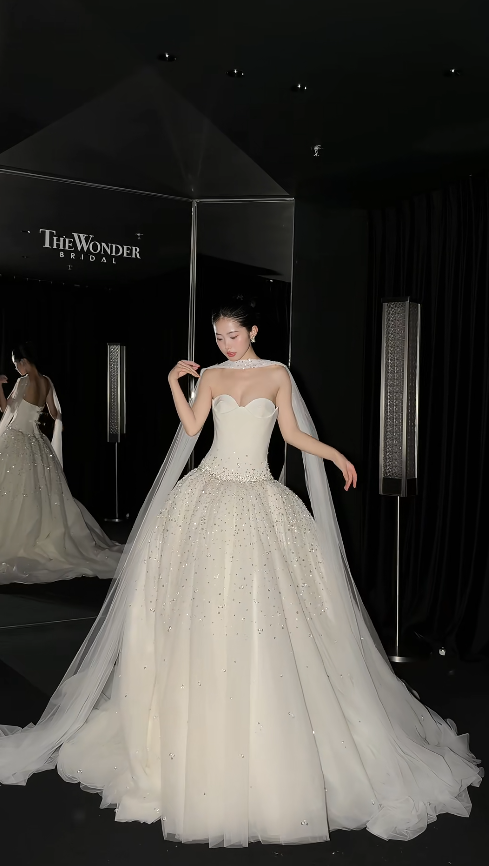 Chic A-Line Long Wedding Dress Tulle Sweetheart White Bridal Dress Sleeveless Bridal Gowns DP04900