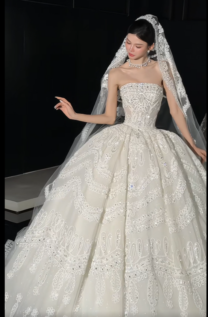 Luxury A-Line Long Wedding Dress Strapless Beaded Applqiues Tulle White Bridal Dress Sleeveless Bridal Gowns DP04946