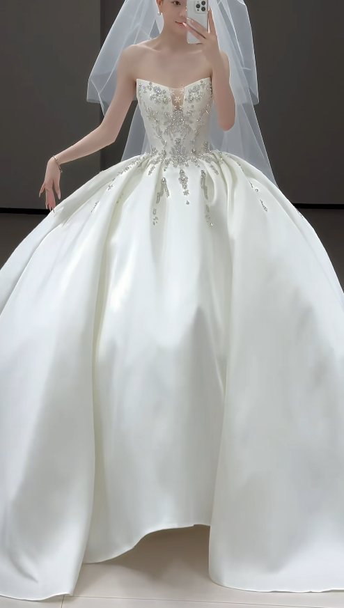 Timeless A-Line Long Wedding Dress Satin Strapless White Bridal Gown Sleeveless Bridal Dress DP05005