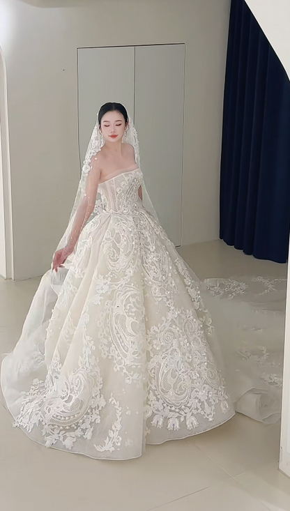 Timeless White Wedding Dress A-Line Strapless Bridal Dress Tulle Applique Bridal Gown DP05053