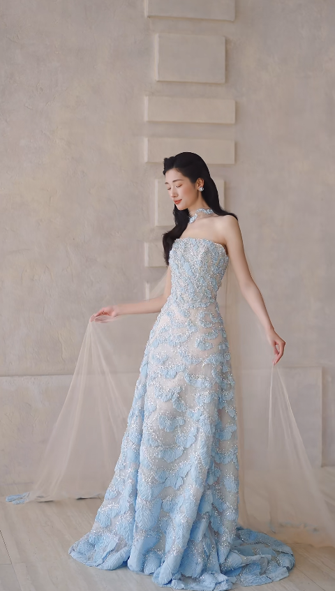 Timeless Blue Wedding Dress A-Line Strapless Bridal Dress Tulle Applique Bridal Gown DP05055