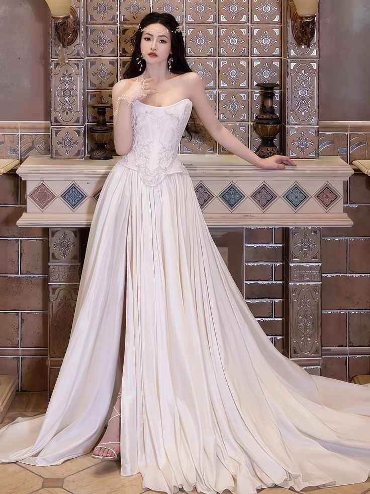 Romantic Bridal Dress A line Sweetheart Satin White Slit Wedding Dresses Minimalist Bridal Gowns DP1619