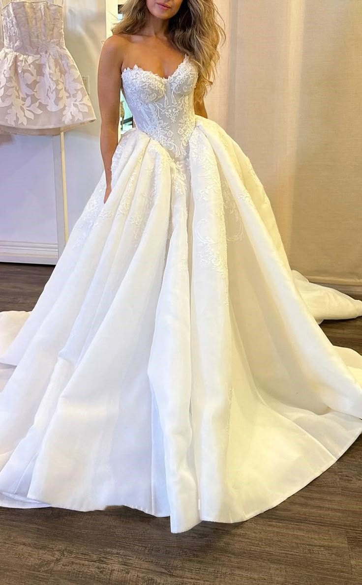 Satin A-Line Sweetheart Strapless Empire Lace Applique With Train Wedding Dress Bridal Gowns DP1336
