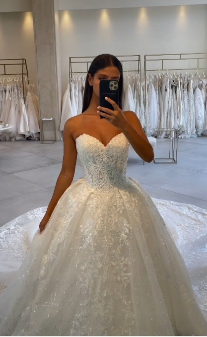 Classic Bridal Gown Ball Gown Sweetheart Lace White Wedding Dresses Minimalist Bridal Gowns DP1362
