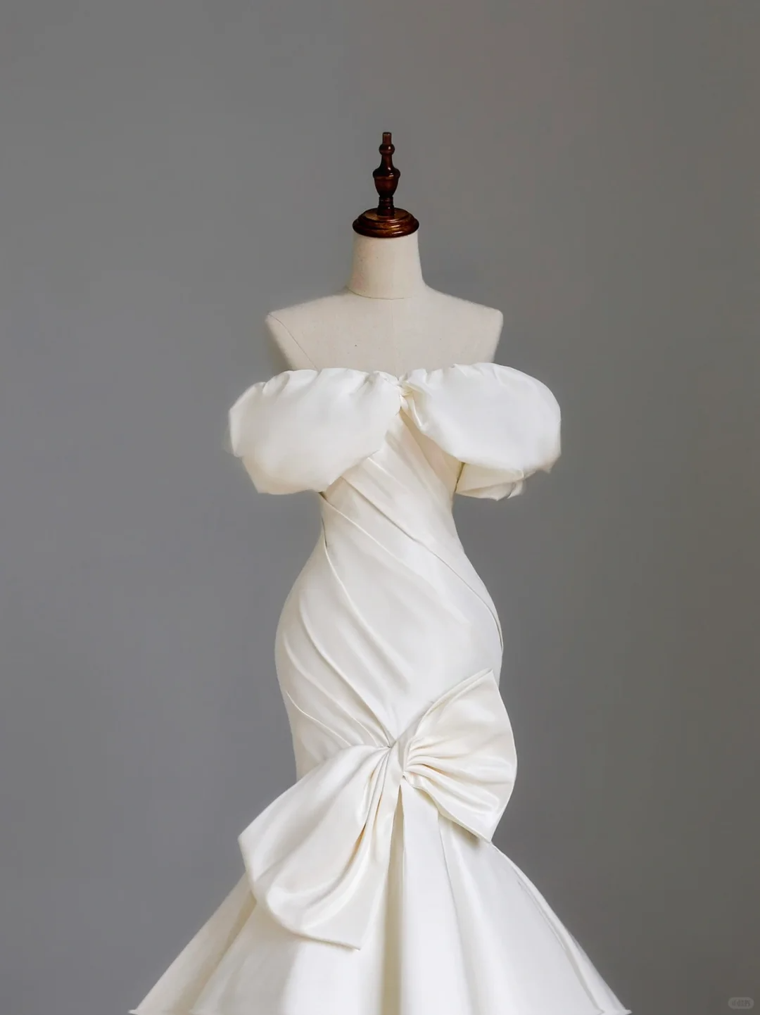 Simple Bridal Gown Mermaid Off The Shoulder Satin Short Sleeves White Wedding Dresses Minimalist Bridal Gowns DP1549